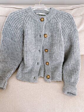 99% NEW ZARA SWEATER, SIZE S